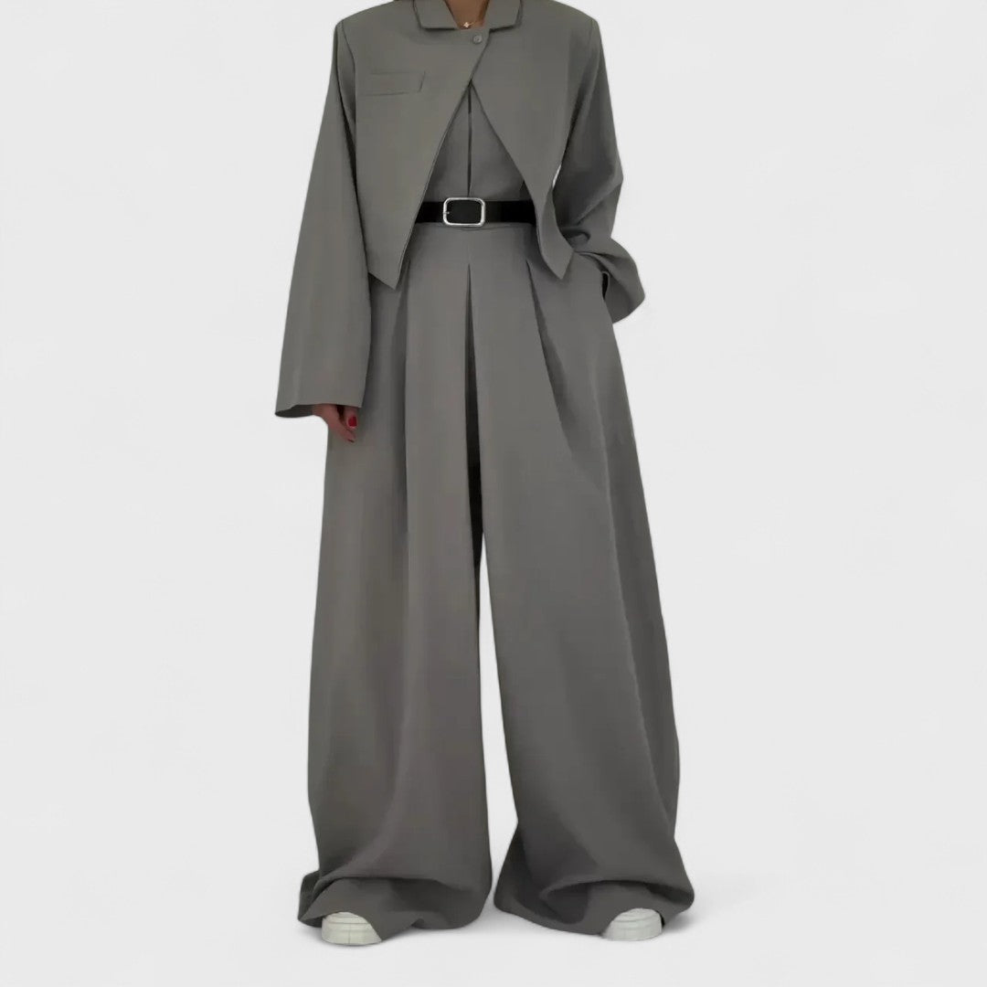 Eclat - Moteriškas kostiumas su bustieriu + švarku - Elegantiškas ir madingas stilius