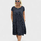 Nelia - Vasaros suknelė su apvaliu kaklu ir gražiu raštu