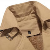 Elegantiška paminkštinta striukė