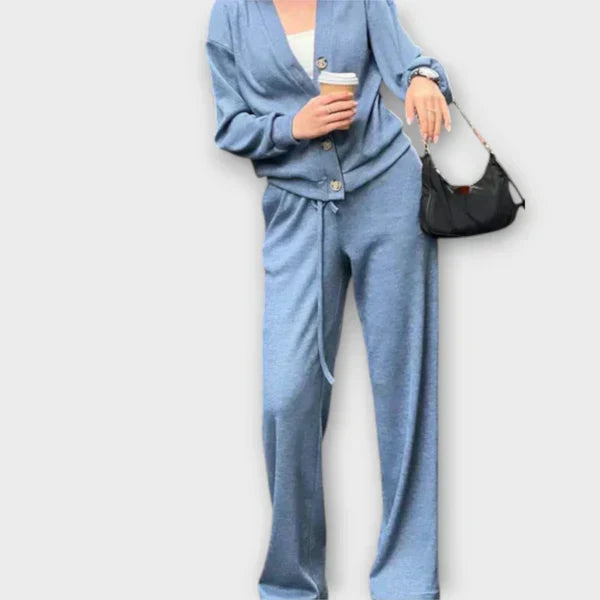 Ilgomis rankovėmis bluzonas ir kelnės