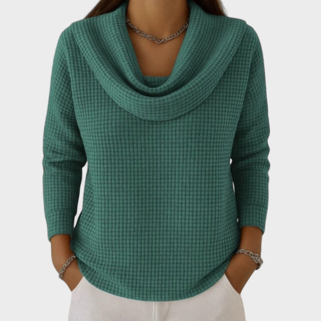 Gintarė – šilta vaflinė megzta su elegantiška vandens kritimo apykakle