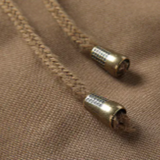 Elegantiškas žiemos paltas ir vėjyje atsparus