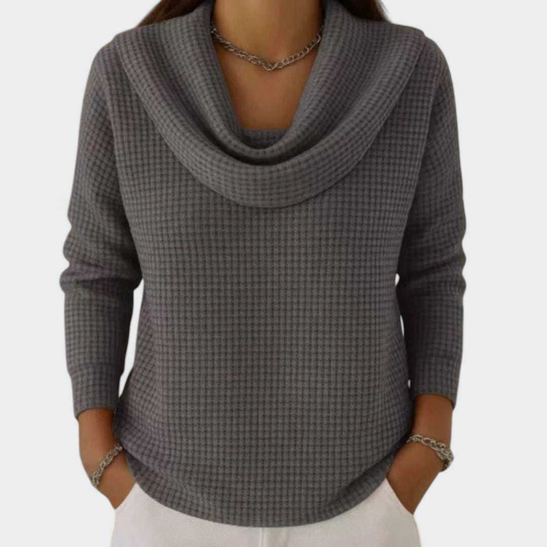 Gintarė – šilta vaflinė megzta su elegantiška vandens kritimo apykakle