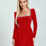 Eglė – tobulas derinys tarp žėrinčio šventinio žavesio ir rafinuotos elegancijos.