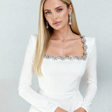 Eglė – tobulas derinys tarp žėrinčio šventinio žavesio ir rafinuotos elegancijos.