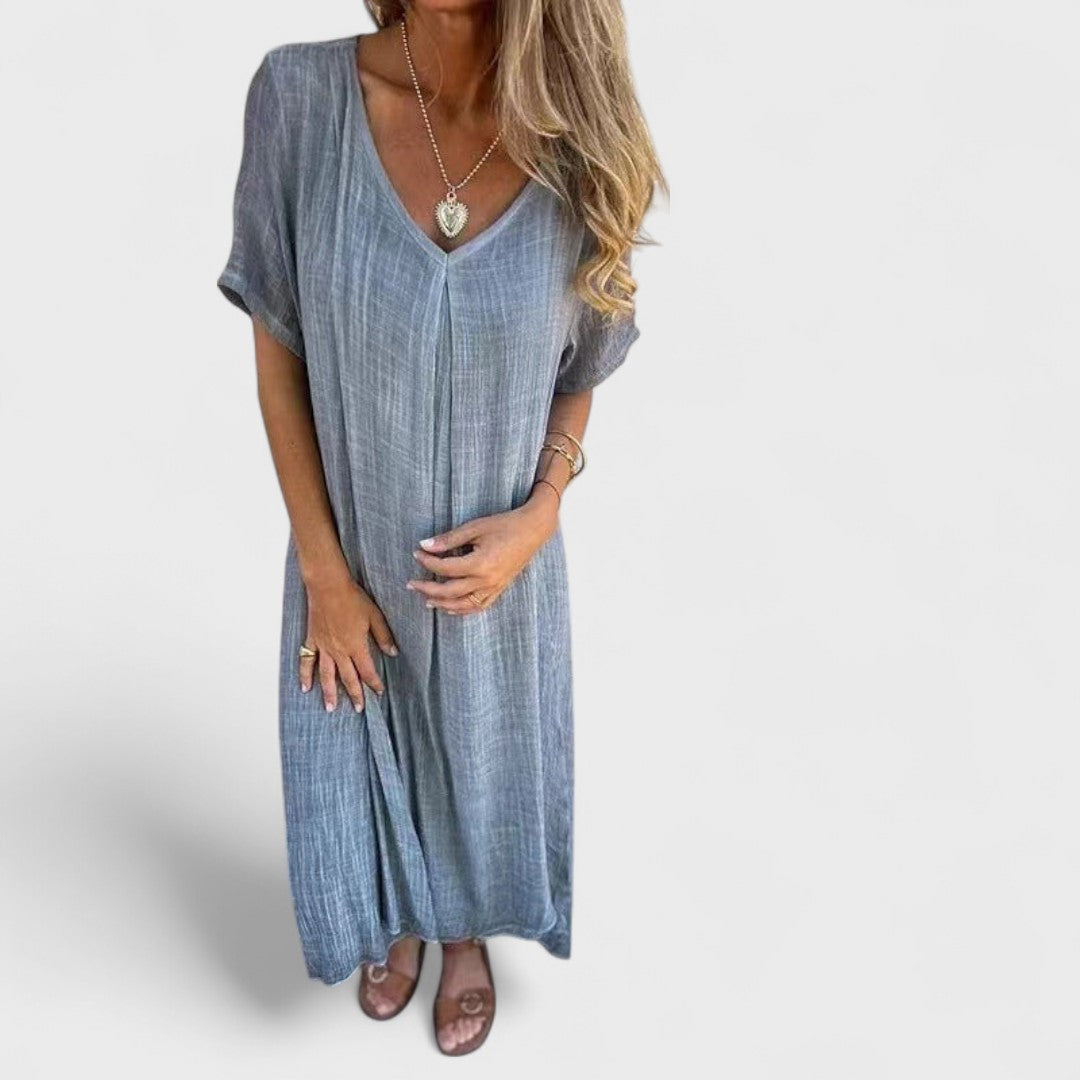 Naia - Suknelė su V formos iškirpte