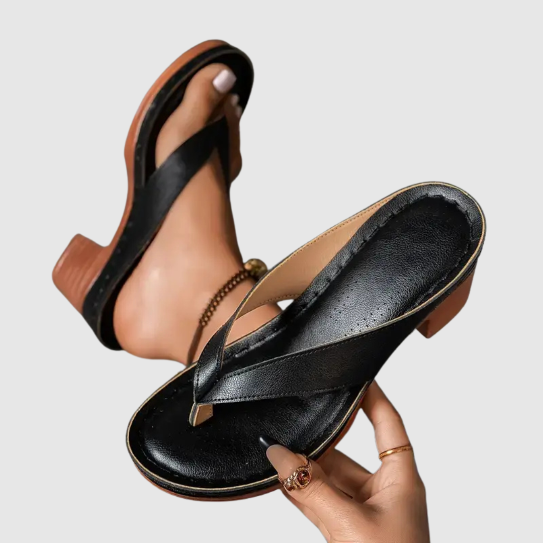 Nina - Patogūs sandalai su kulnu