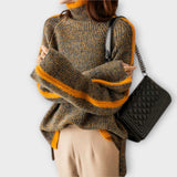 Breseis - Vintage megztinis su aukštu kaklu