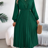 Rosalind Quinn | Nėriniuota V formos kaklo A formos suknelė