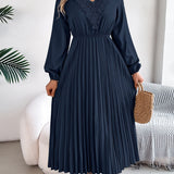 Rosalind Quinn | Nėriniuota V formos kaklo A formos suknelė