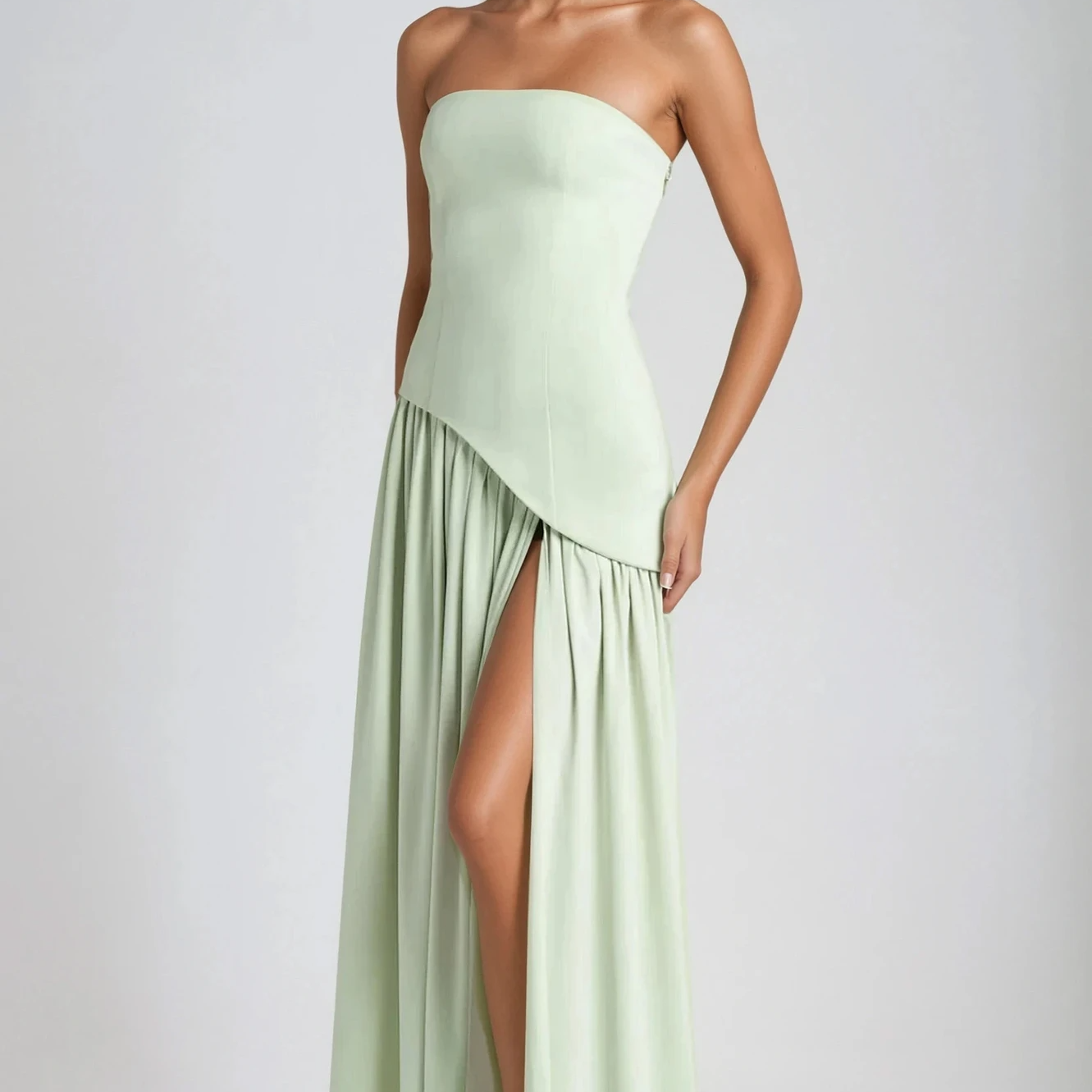 Adriana - Delikatus Suknelė